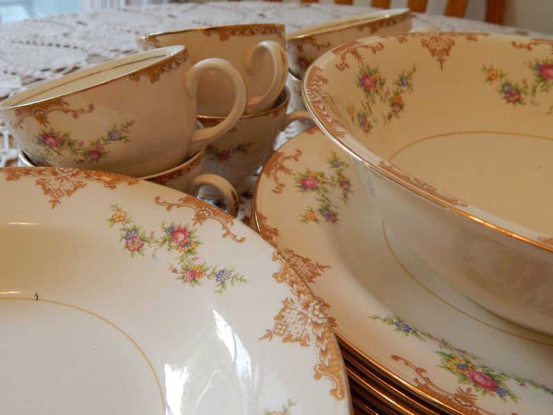 36 Antiques Are Not Worth A Penny Nowadays, For Real - Decor Hint Grandma's Vintage China Sets