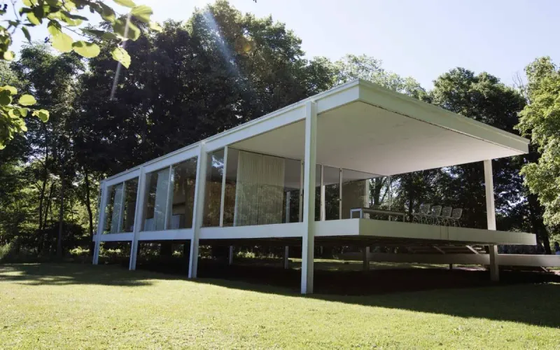 Try To Spot These 13 Magnificent Mirror Houses In The US - Decor Hint The Prism House, Chicago, IL