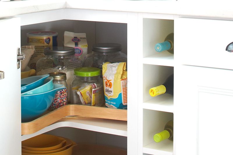 18 Kitchen Red Flags That Make New York Buyers Think Twice, According To Designers - Decor Hint Hidden Or Inaccessible Storage