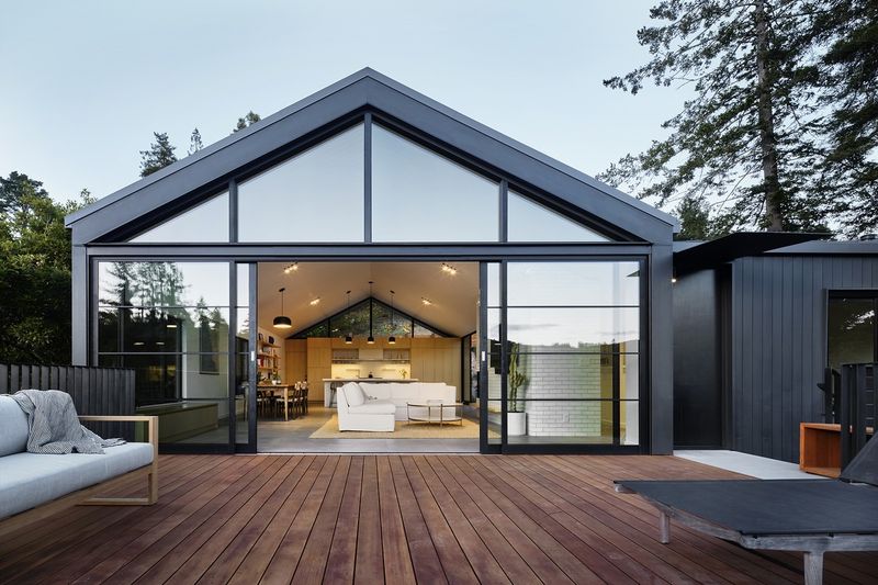 Indoor-Outdoor Flow Creators