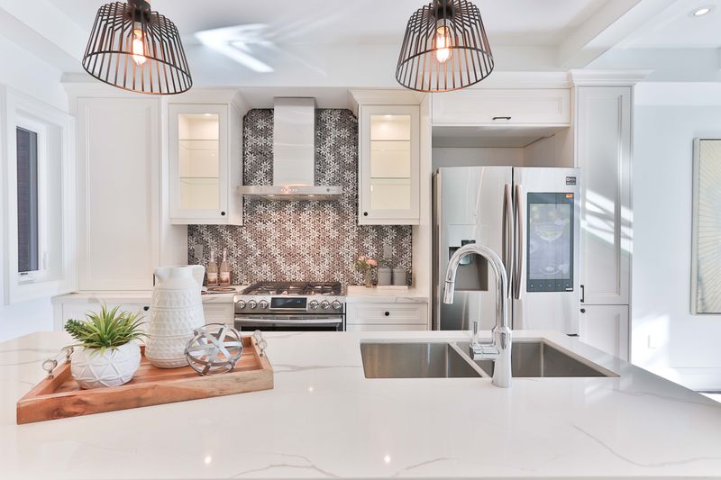 Decluttered Surfaces