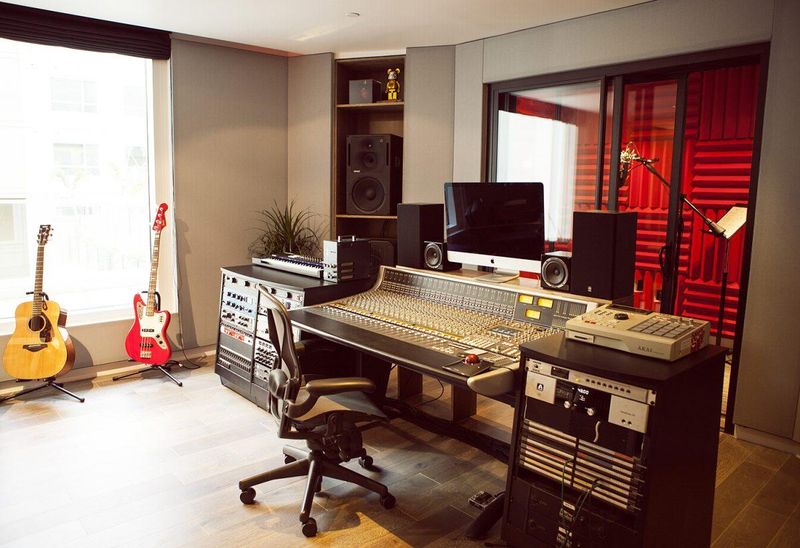 25 Amenities You Can Find In Billionaires' Homes - Decor Hint Professional Recording Studios