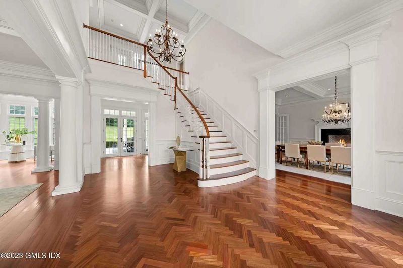 16 Must-See Features Inside This Stunning Connecticut Georgian Colonial - Decor Hint Tall Ceiling Heights