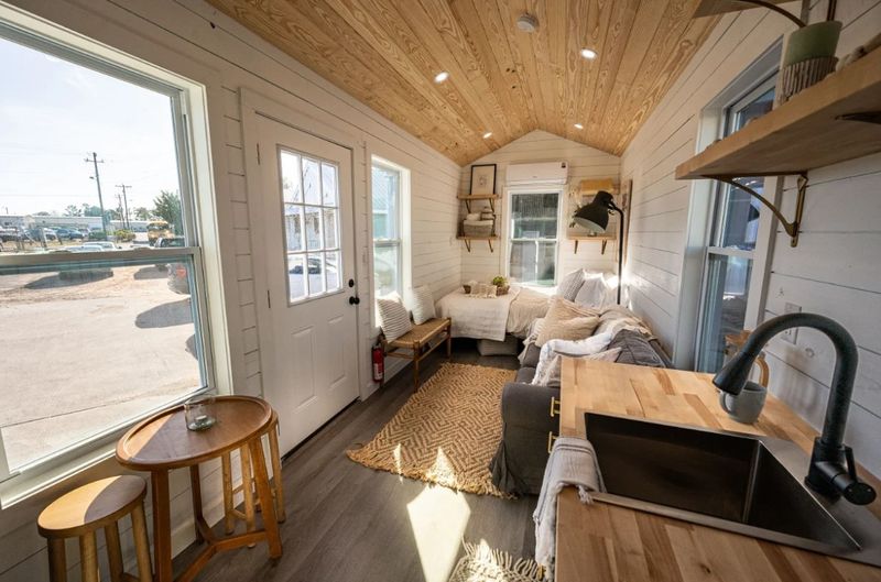 15 Best Open-Concept Tiny Homes Designers Love - Decor Hint Modern Farmhouse Tiny Home