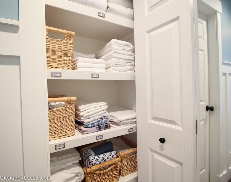 33 Organizing Hacks To Transform Your Home - Decor Hint Labeled Linen Closet Shelf Dividers