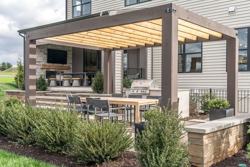 Yuma's Market Shift Highlights 3 Home Types Dropping In Value And 5 Seeing Price Gains - Decor Hint Properties With Outdoor Living Spaces Capturing Buyer Imagination