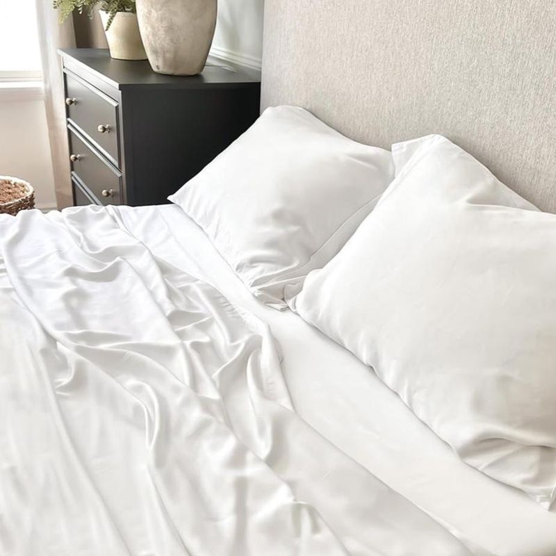 10 Things You Should Never Keep In Your Bedroom & 10 Items Everyone Needs - Decor Hint Soft Bedding and Pillows (everyone needs)