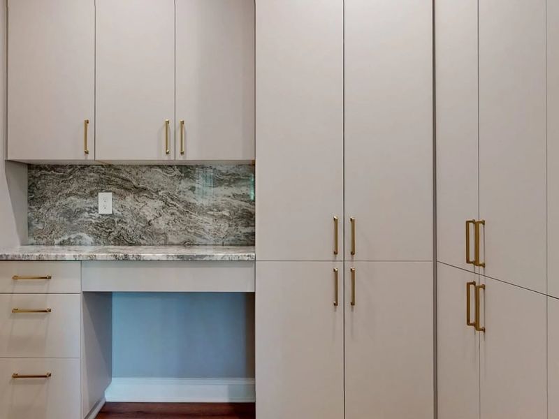 Close Cabinet Doors and Drawers Completely