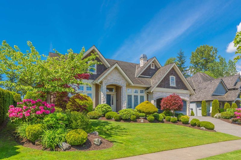 Luxury Homes In Declining Neighborhoods