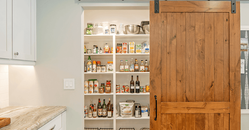 14 Kitchen Deal-Breakers That Make Colorado Homebuyers Run For The Hills, Interior Designers Reveal What To Avoid - Decor Hint Storage Shortcomings