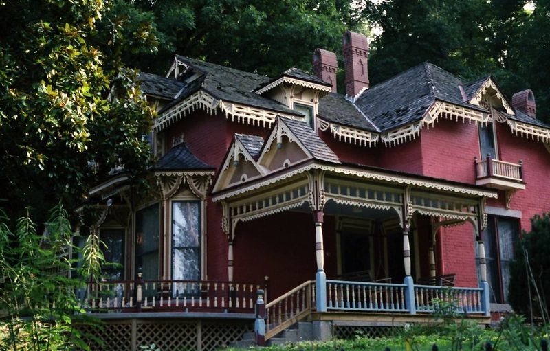 11 Classic Looks Still Going Strong In Eureka Springs - Decor Hint Victorian Gingerbread Trim on Exteriors