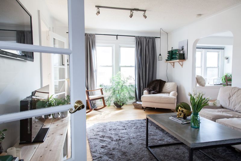 22 Clear Signs Your Home Is Not Trendy Anymore, According To Designers - Decor Hint Harsh Track Lighting Spotlights Problems