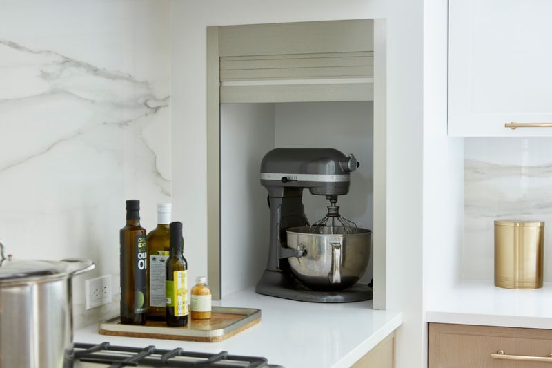 25 Old Fashioned '80s Kitchen Cabinet Trends That Everyone Wants In 2025 - Decor Hint Tambour Door Appliance Garages