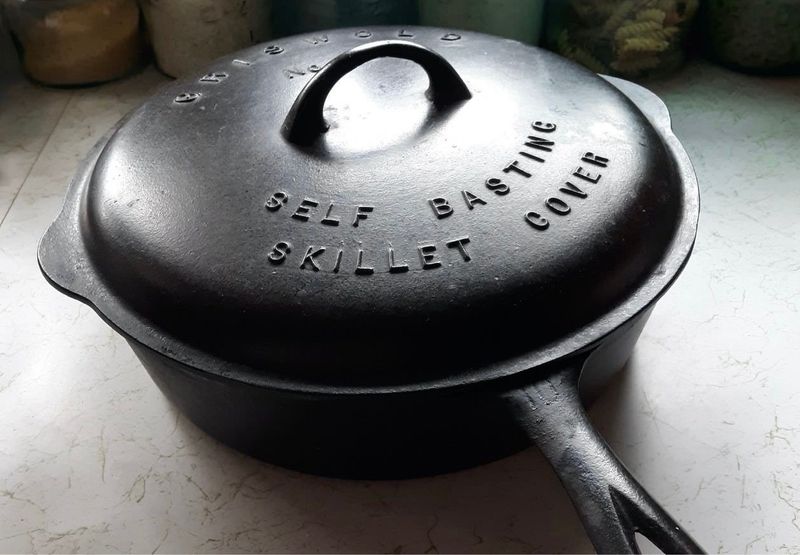 Found In Attics, Sold For Thousands: 17 1900s Antiques Worth Looking For - Decor Hint Cast Iron Cookware