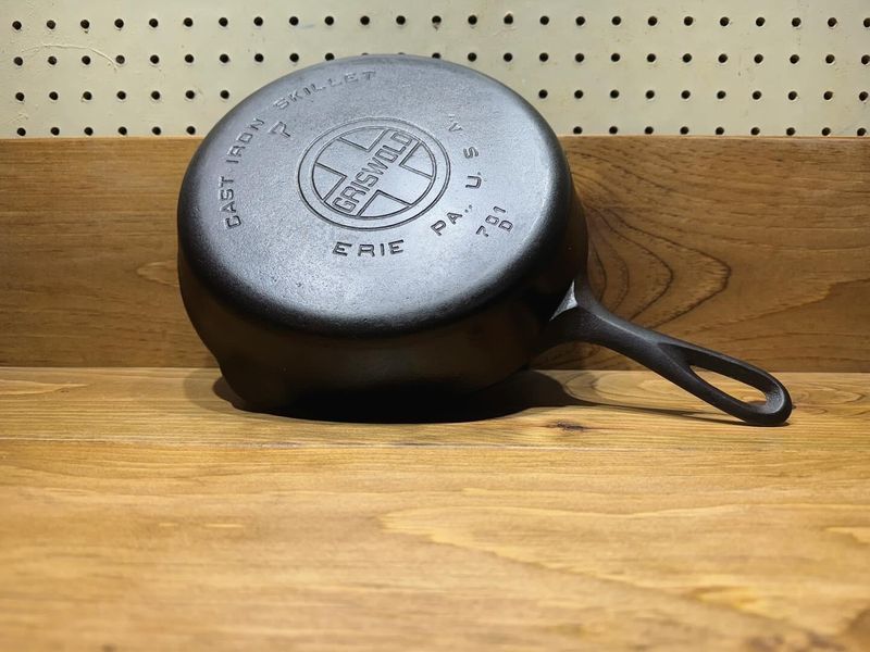 18 Valuable Things To Look For At Goodwill - Decor Hint Cast Iron Cookware