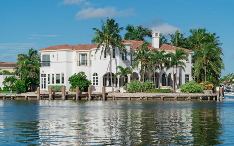 Naples Real Estate Update: 3 Home Types Losing Value (And 6 Set To Skyrocket) - Decor Hint Luxury Waterfront Properties