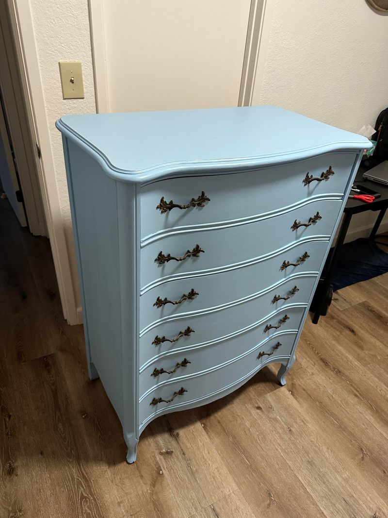 9 Antiques New York Collectors Are Betting On And 9 You Might Regret Keeping - Decor Hint Badly Painted Furniture (Let Go)