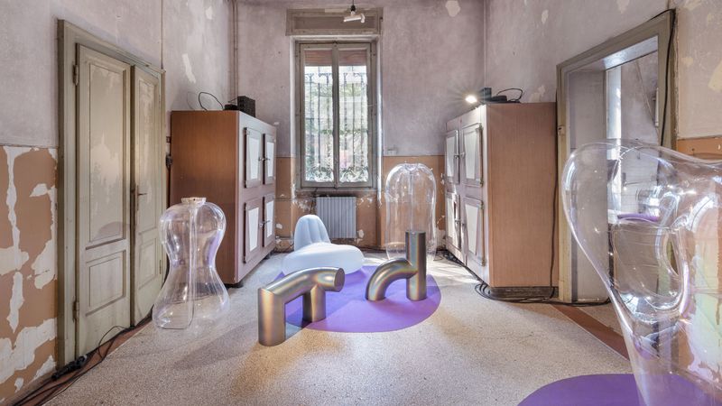 What Not to Keep: 13 Living Room Eyesores Still Found In Warner Robins Homes - Decor Hint Inflatable Chairs Or Bean Bags In Main Seating Areas