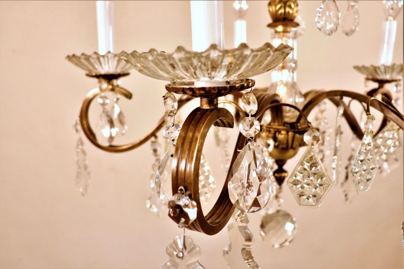 9 Items In Your Home That Are Worth More Than You Would Think And 8 That Are Worth Less - Decor Hint Vintage Light Fixtures - Illuminating Value