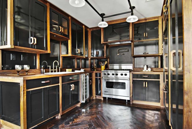 High-Gloss Black Accents