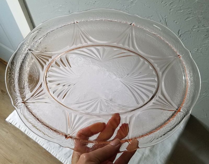 4 Depression Glass Patterns That Aren't Worth Much And 6 That Could Surprise You - Decor Hint Royal Lace Pattern - Collector's Dream