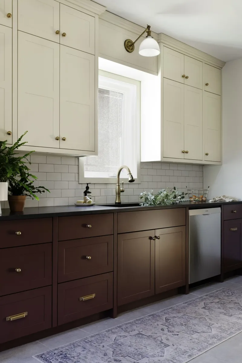 16 Kitchen Shades Chicago Kitchens Are Ditching In 2025 (Plus 4 That Were Never Cool) - Decor Hint Chocolate Brown Melts Away