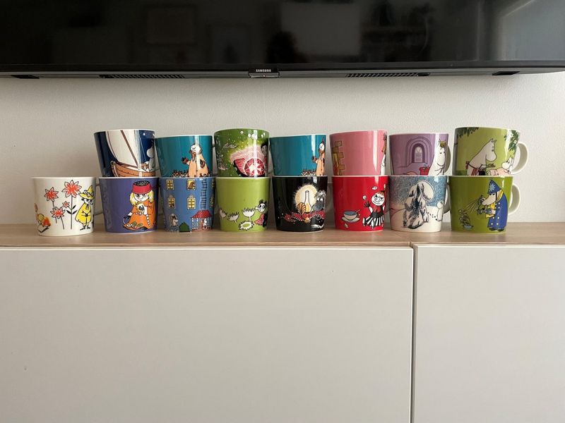12 Household Items To Ditch After 60 And 7 You Shouldn't Have Had In The First Place - Decor Hint Too Many Coffee Mugs