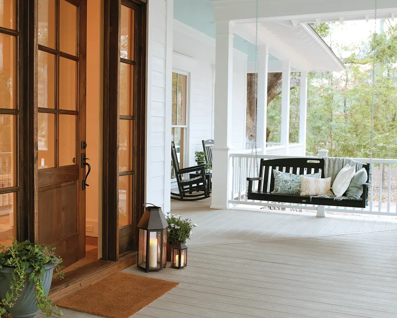 9 Front Yard Looks That Speak To North Carolina's Historic Roots - Decor Hint Rocking Chairs and Porch Swings