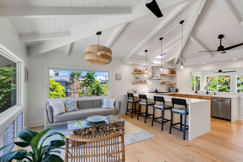 13 Home Staging Techniques Used In Hawaii That Can Transform A Room Quickly - Decor Hint Add Subtle Beach Elements