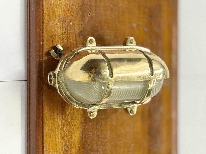 12 Coastal Decor Ideas In Oceanside Homes Getting Popular Again And 3 That Always Look Right - Decor Hint Nautical-Inspired Lighting