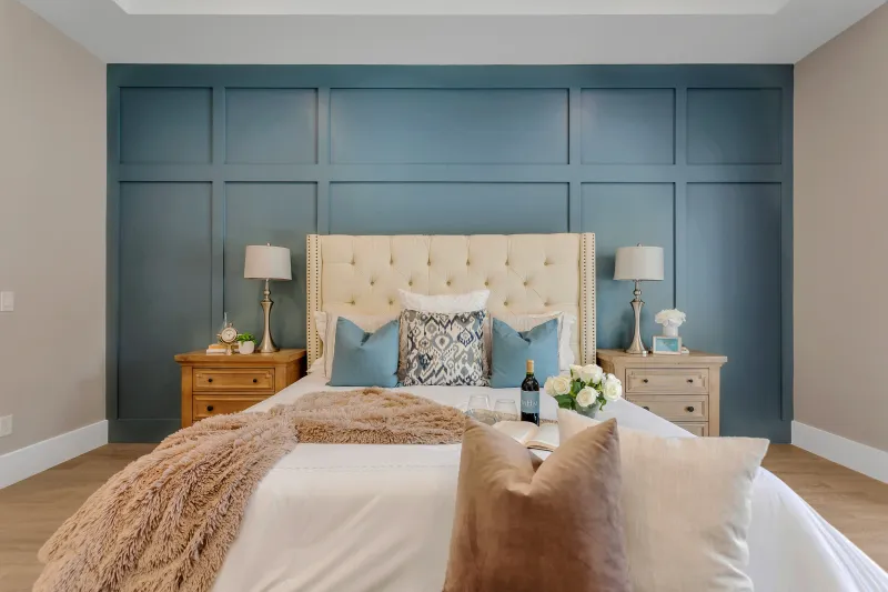 Real Estate Experts Say These Decor Trends Boost Home Sales, Available For A Limited Time - Decor Hint Bold Accent Walls