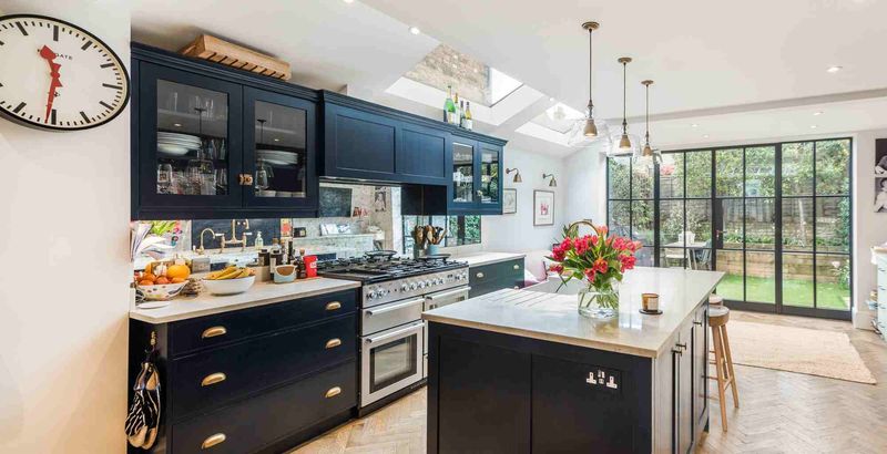15 Kitchen Faux Pas That Make Indiana Homebuyers Cringe, According To Designers - Decor Hint Overloaded Countertops