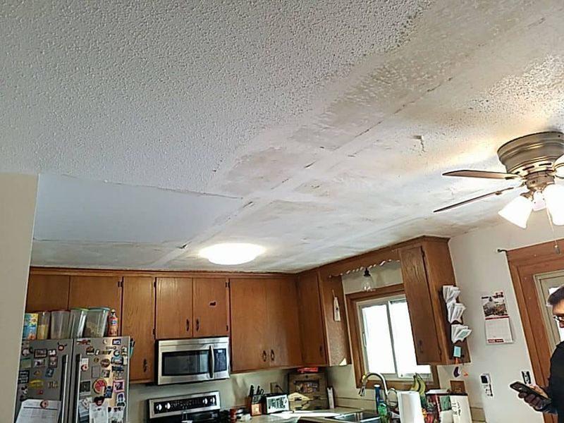 12 Popular House Designs In St Louis That May Disappear By 2030 - Decor Hint Popcorn Ceiling Interiors