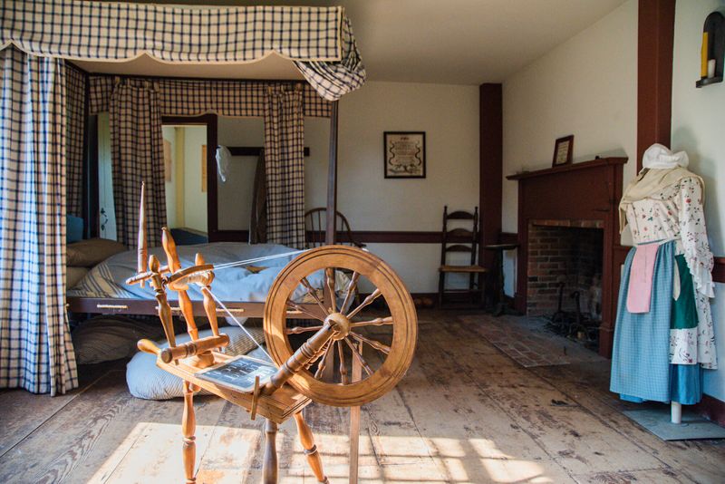 Explore Burlington's Ethan Allen Homestead For Colonial-Era New England Life - Decor Hint Color Palettes And Textiles Of The Colonial Era