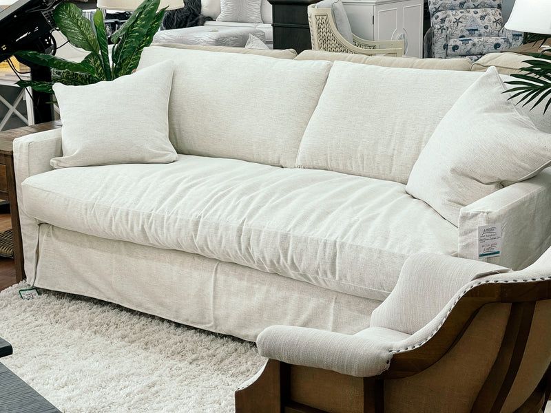 21 Clever Ways To Update Your Living Room Without Replacing The Furniture - Decor Hint Create Custom Furniture Covers