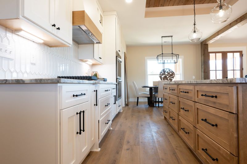 13 Fresh Kitchen Colors For Huntsville Homes + 2 Unique Choices - Decor Hint Weathered Barn Wood