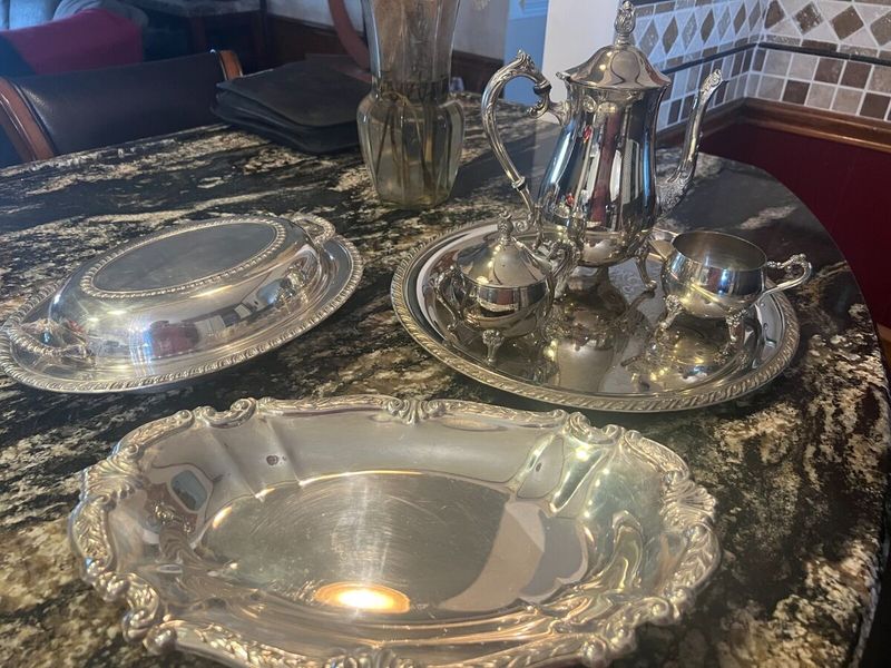 24 Antiques Designers Never Pass Up - Decor Hint Silverplate Serving Pieces