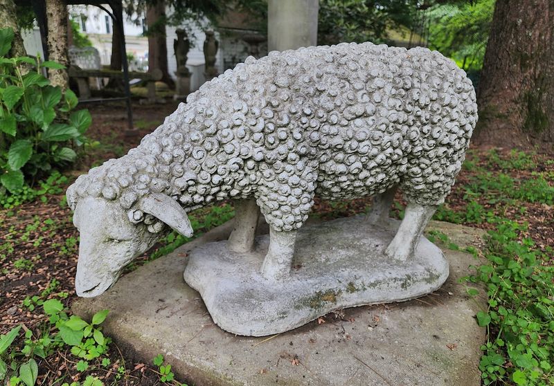 Garden Statuaries & Outdoor Antique Pieces