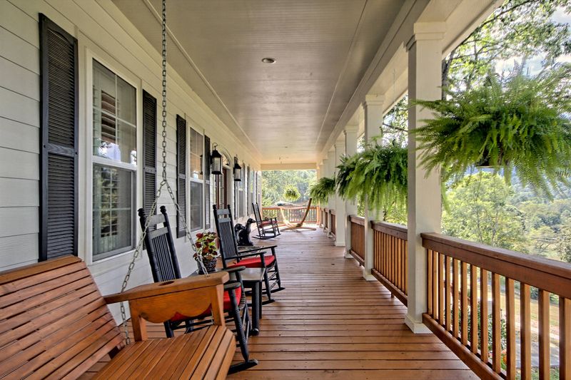 See 7 Things In Kentucky Houses Trending Up And 7 That Never Lost Their Charm - Decor Hint Welcoming Front Porches For Community Connection