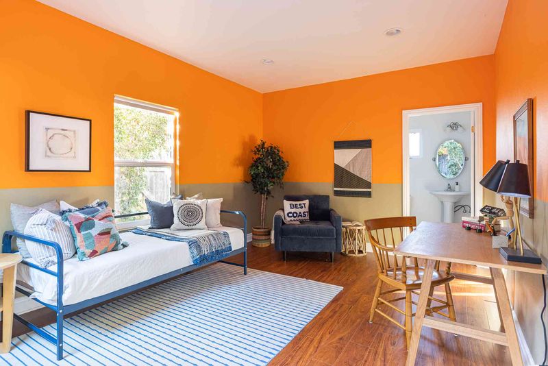 17 Colors To Never Pair With Blue, According To Interior Designers - Decor Hint Burnt Orange