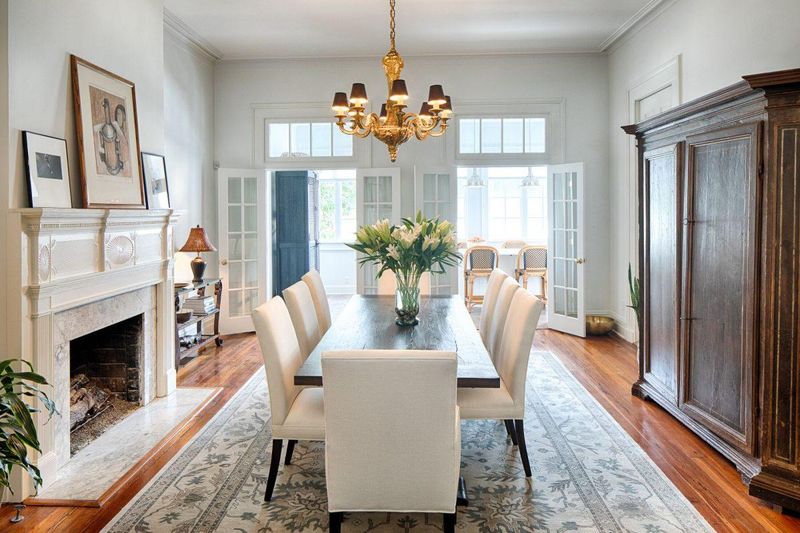 11 Dining Room Ideas Bringing Southern Charm Back To Georgia Interiors - Decor Hint Indoor-Outdoor Connection with French Doors