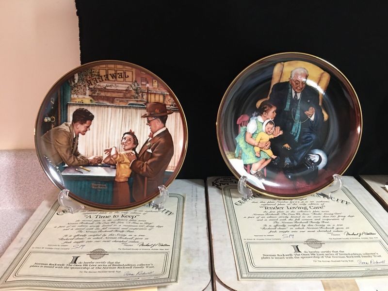 6 Antiques Worth Thousands, And 8 That'll Barely Sell For A Buck - Decor Hint Collector Plates: Wall Hangings Nobody Wants