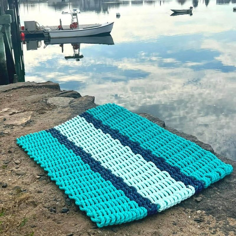 The 9 Outdoor Pieces Rhode Island Pros Nix And 8 That Belong On Your Porch - Decor Hint Cozy outdoor rugs (belong)