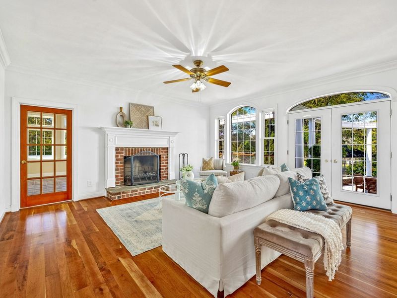 How Denver's Homes Are Embracing Coastal Curb Appeal: 10 Ideas To Try Now - Decor Hint Porthole Windows and Round Accents