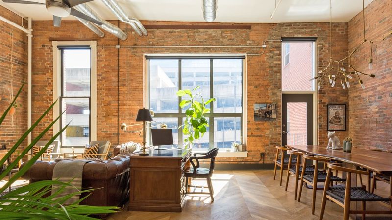 11 Signature Decorating Touches That Define New York Living Spaces - Decor Hint Exposed Brick Walls
