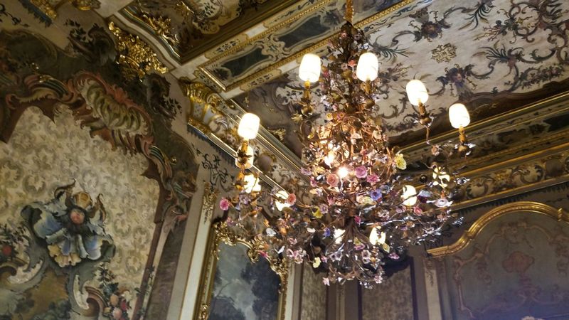 These 15 Photos Capture America’s Wealth At Its Most Extravagant - Decor Hint Crystal Chandeliers Inside Vizcaya Museum – Miami, Florida