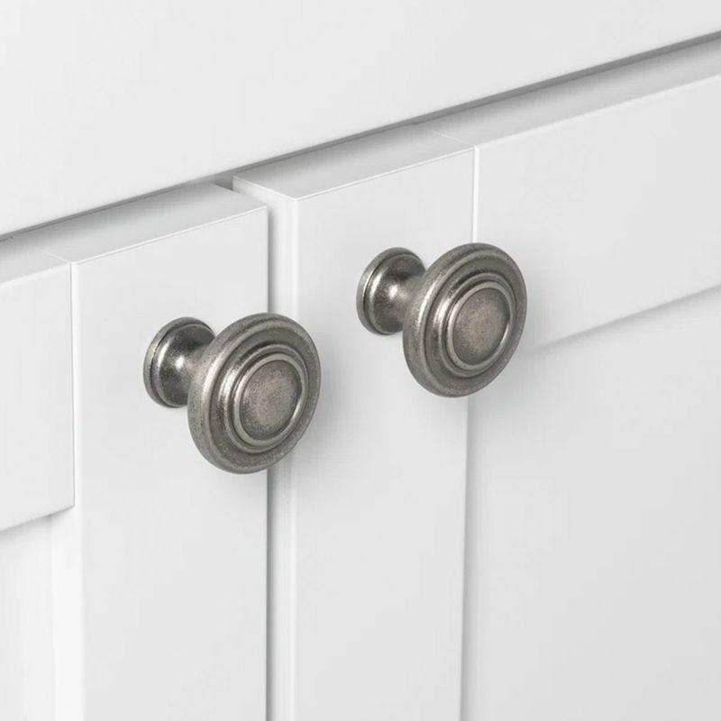 13 Design Fails Making Washington Kitchens Look Tacky And What To Use Instead - Decor Hint Plastic Drawer Pulls → Metal or Wood Pulls