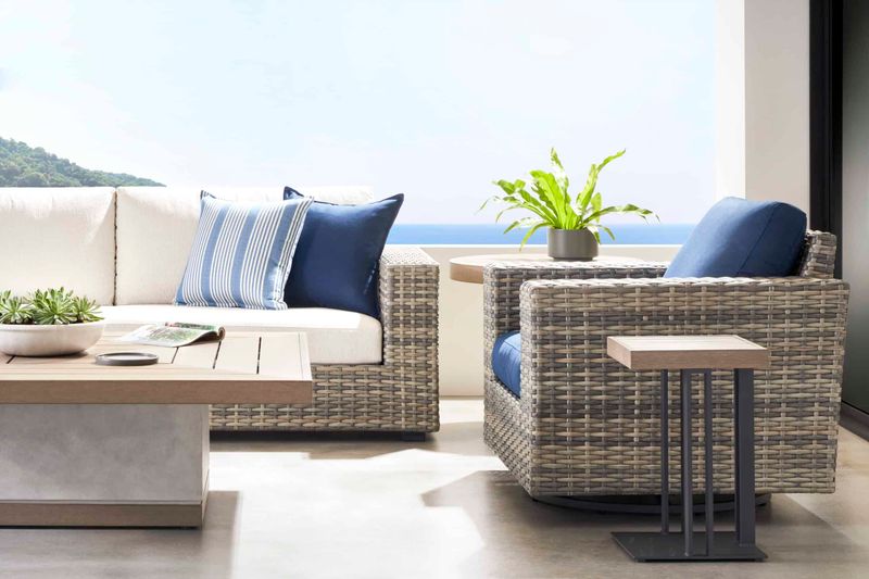 Florida Coastal Furniture Ideas To Bring The Beach Home - Decor Hint Indoor-Outdoor Wicker Seating