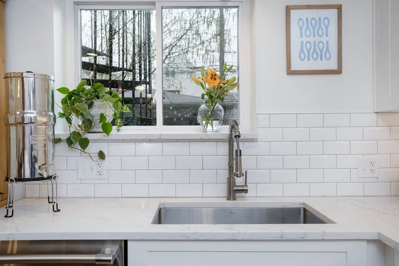 These 12 Kitchen Trends Are On Their Way Out (Plus 10 Timeless Looks To Stick With) - Decor Hint Classic White Subway Tile Remains Timeless