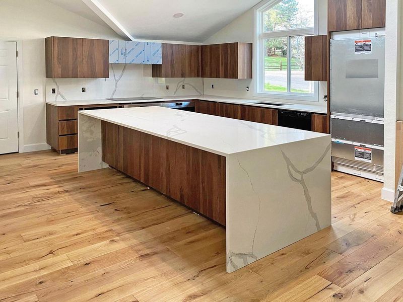 16 Best Kitchen Renovations Ever - Decor Hint Waterfall Quartz Countertop